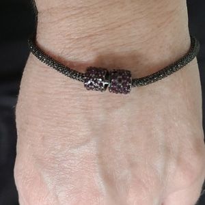 Ladies black fashion bracelet with magnetic clamp